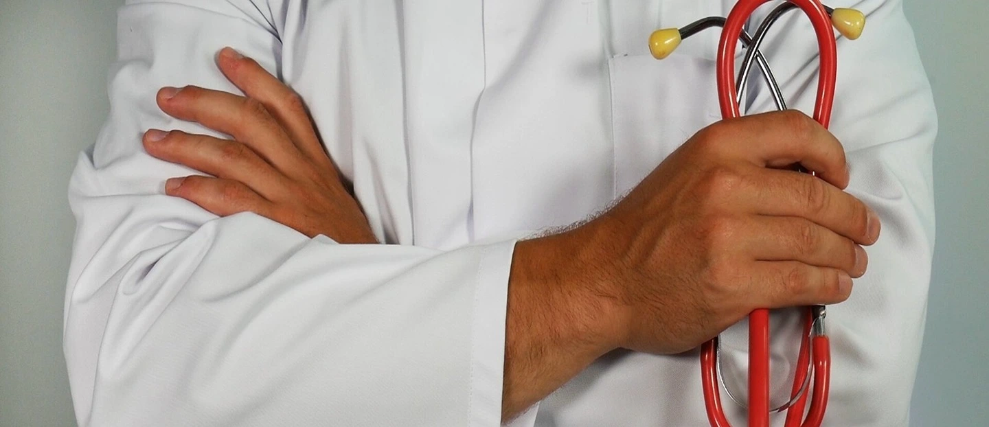 Four Reasons Doctors Choose Microcannulas Over Sharp Needles