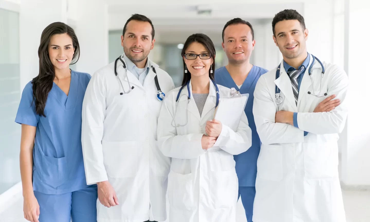 a team of medical specialists who perform PRP injection treatment to patients