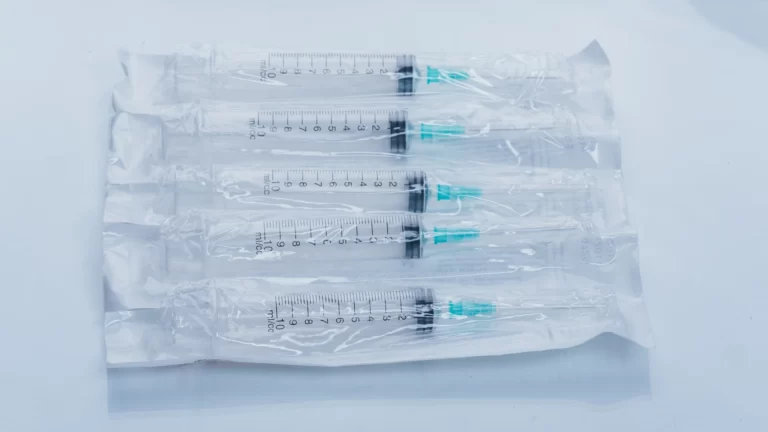 hypodermic needles and syringes sealed